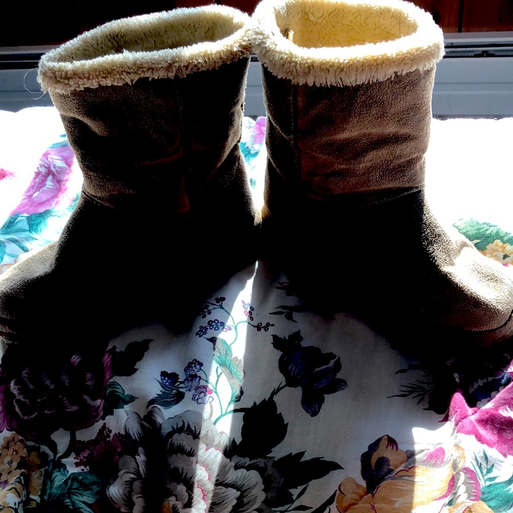 Brown Ugg’s